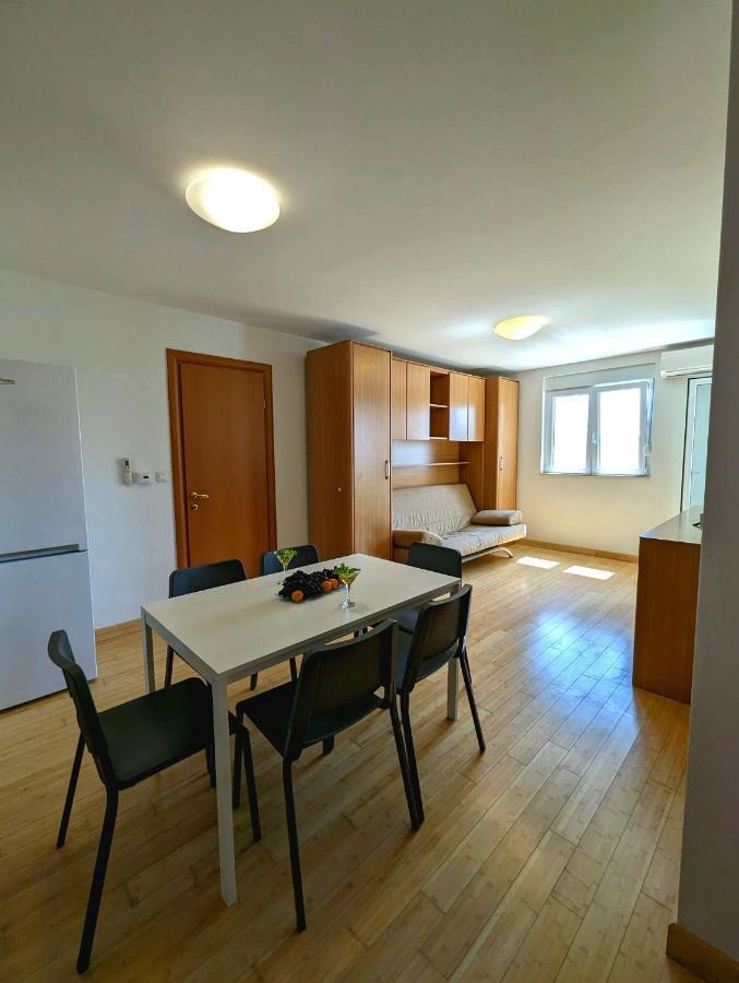 City Apartment Омиш Экстерьер фото
