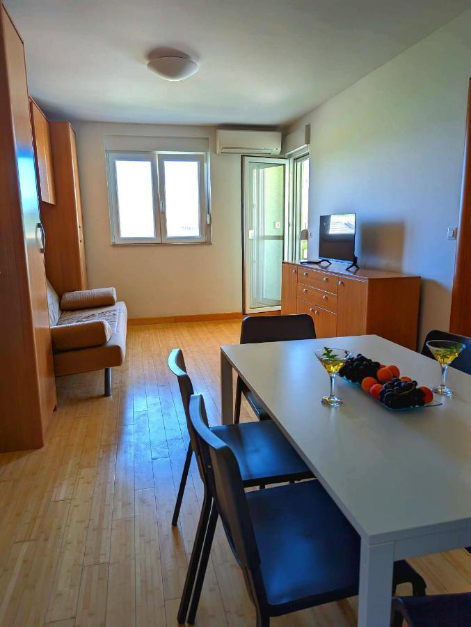 City Apartment Омиш Экстерьер фото